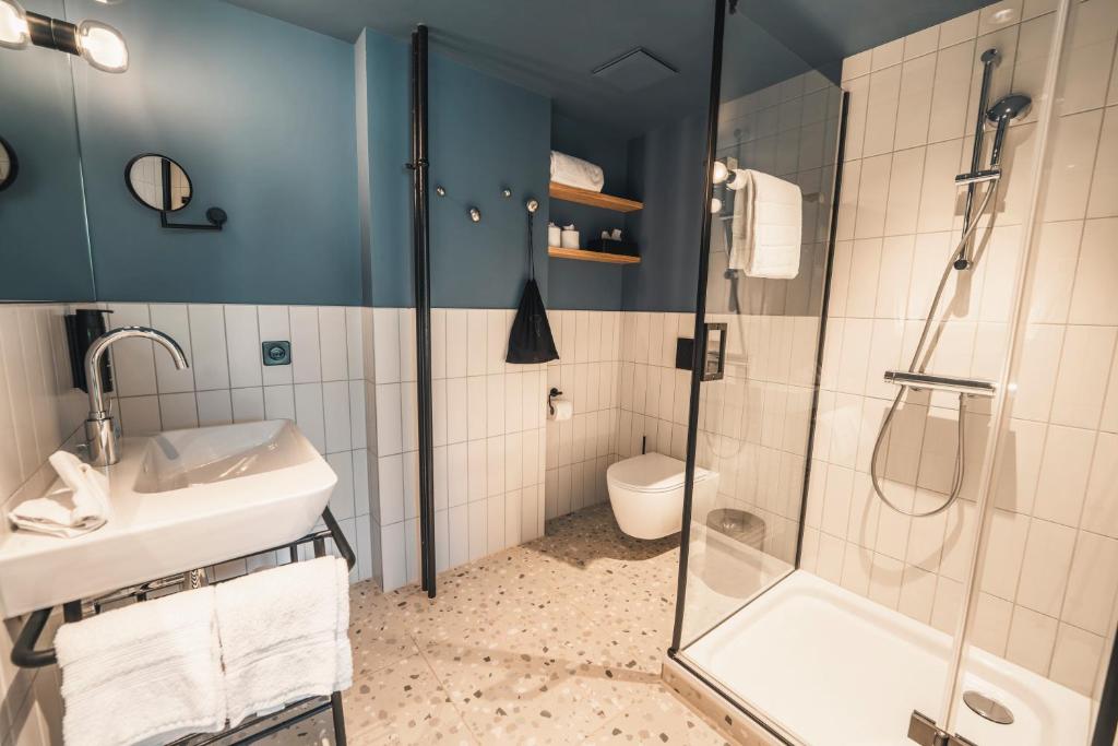 HOP Luxe 250 Badezimmer Dusche WC Design Interlaken