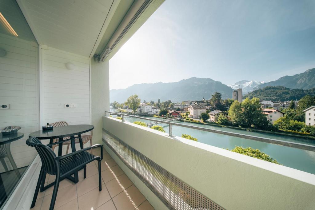 HOP Mate 460 Zweites Badezimmer Dusche Interlaken