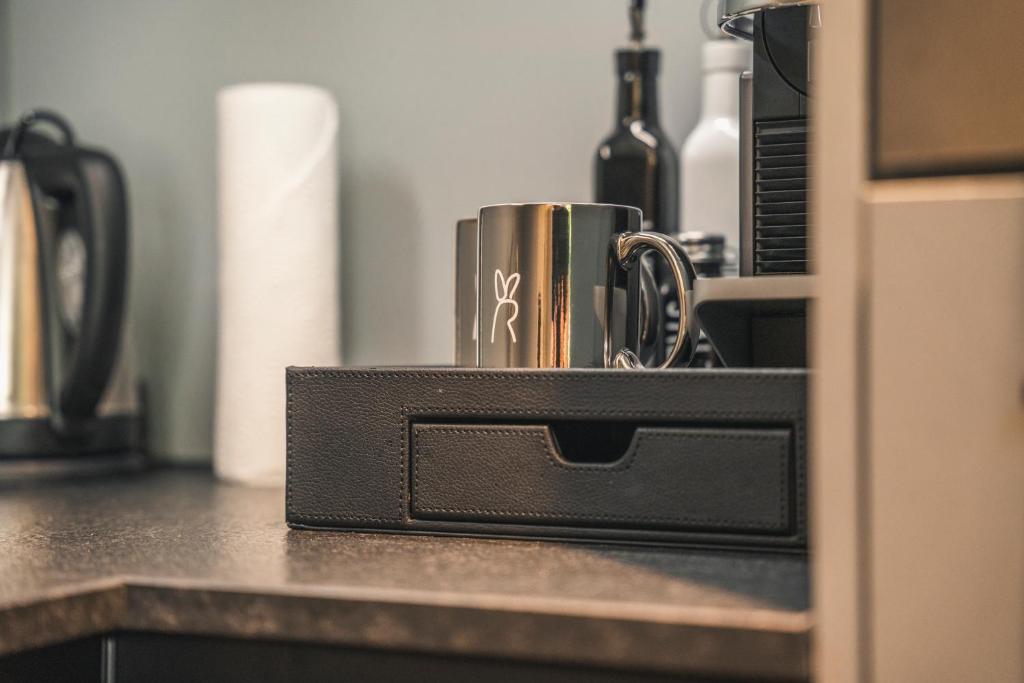 HOP Pure Studio 230 Kaffeestation Nespresso HOP Tasse Interlaken